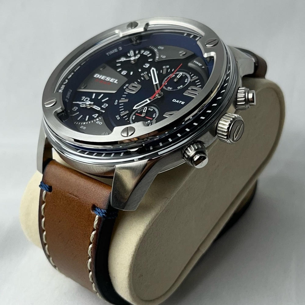 DZ7424 Man: Boltdown three-hand brown leather watch | Diesel